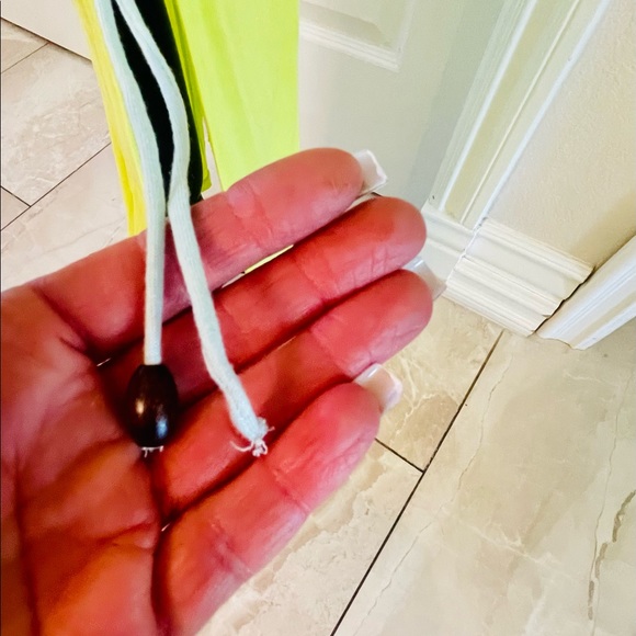 Free People Yellow Dress.. NWT. Halter, adjustable around cup size. - Picture 9 of 10